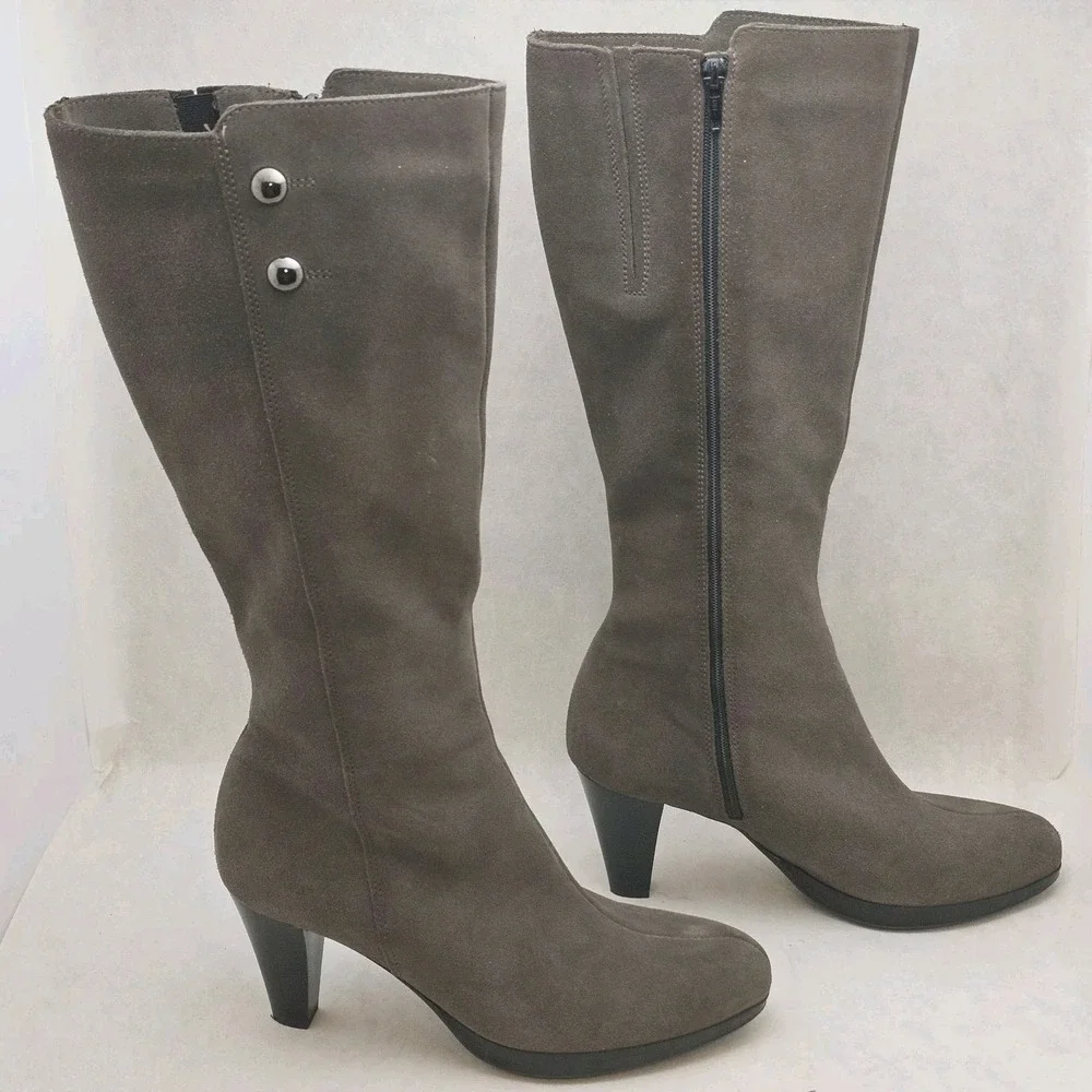 EUC La CANADIENNE Taupe Suede Non-Slip Lined Winter Boots Mid-Calf Women Size 8M